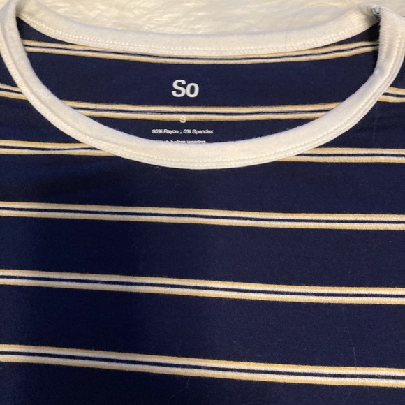 👚(bundle 4 items w/👚for $16) Striped top by So - Picture 6 of 7